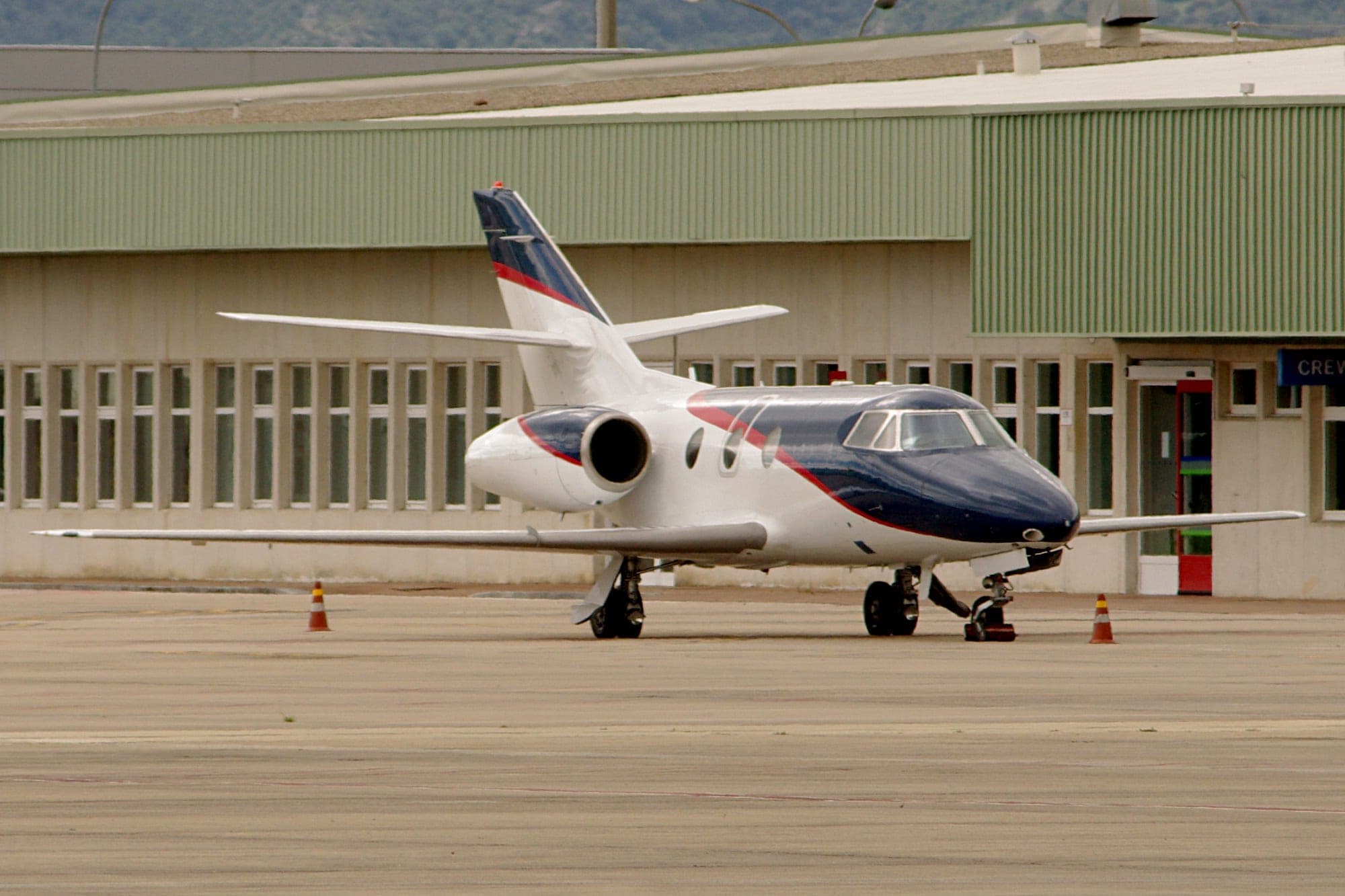 Falcon 10 private jet exterior
