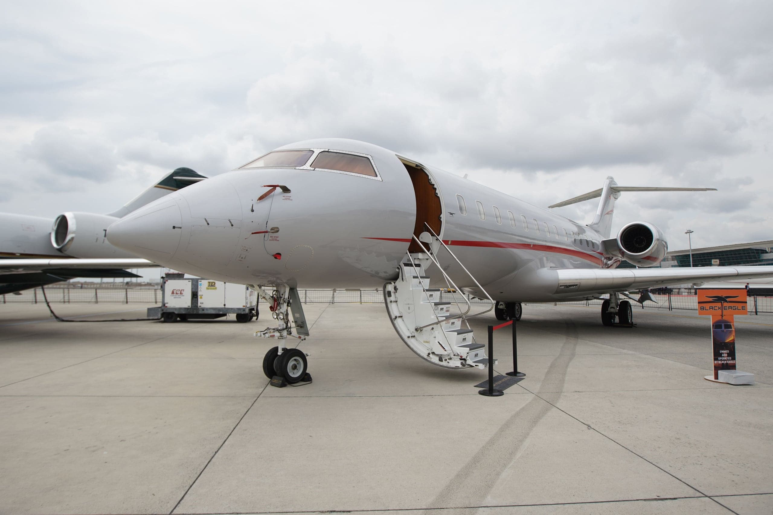 Global 5000 exterior