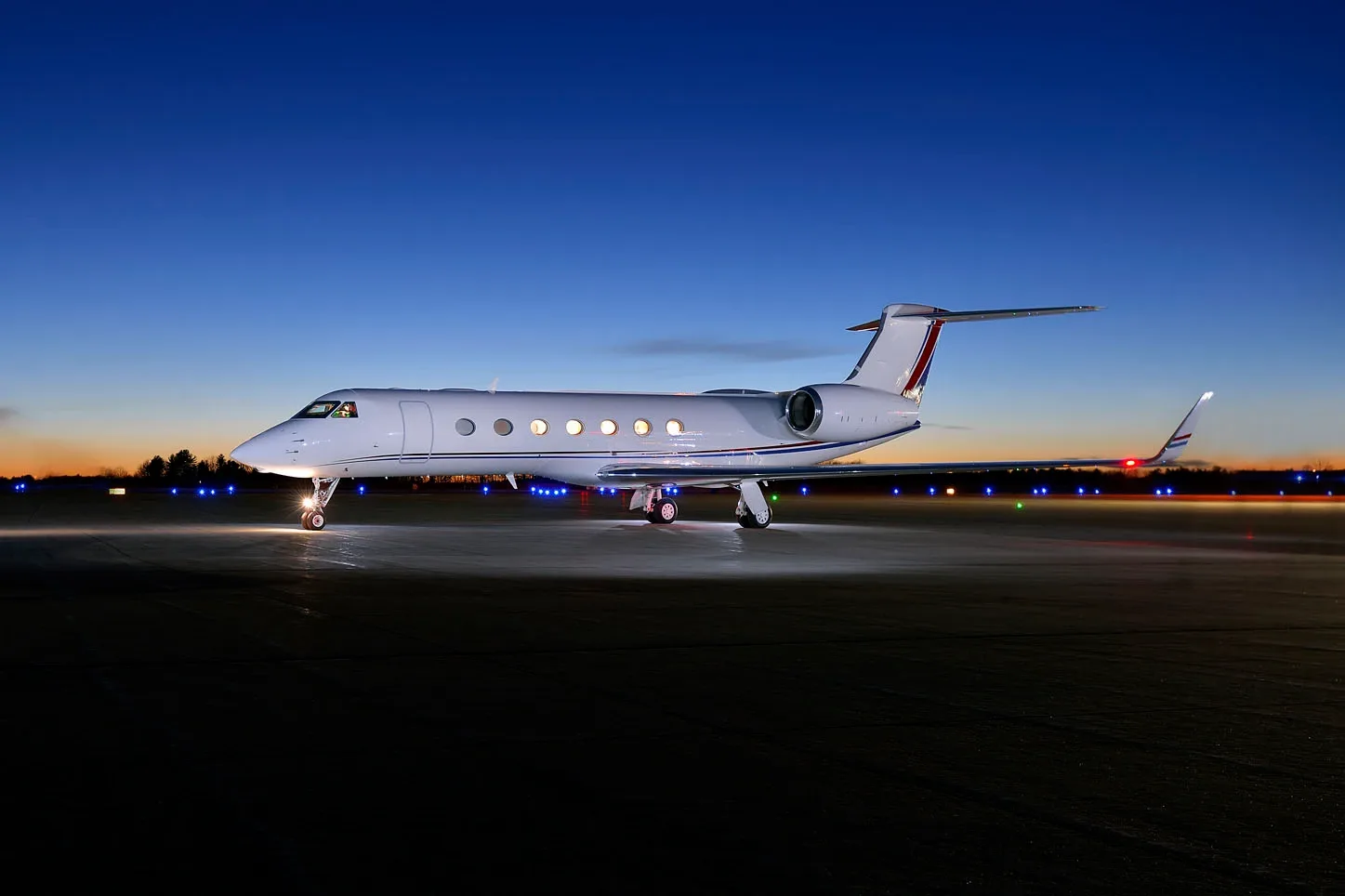 Gulfstream G550 private jet exterior