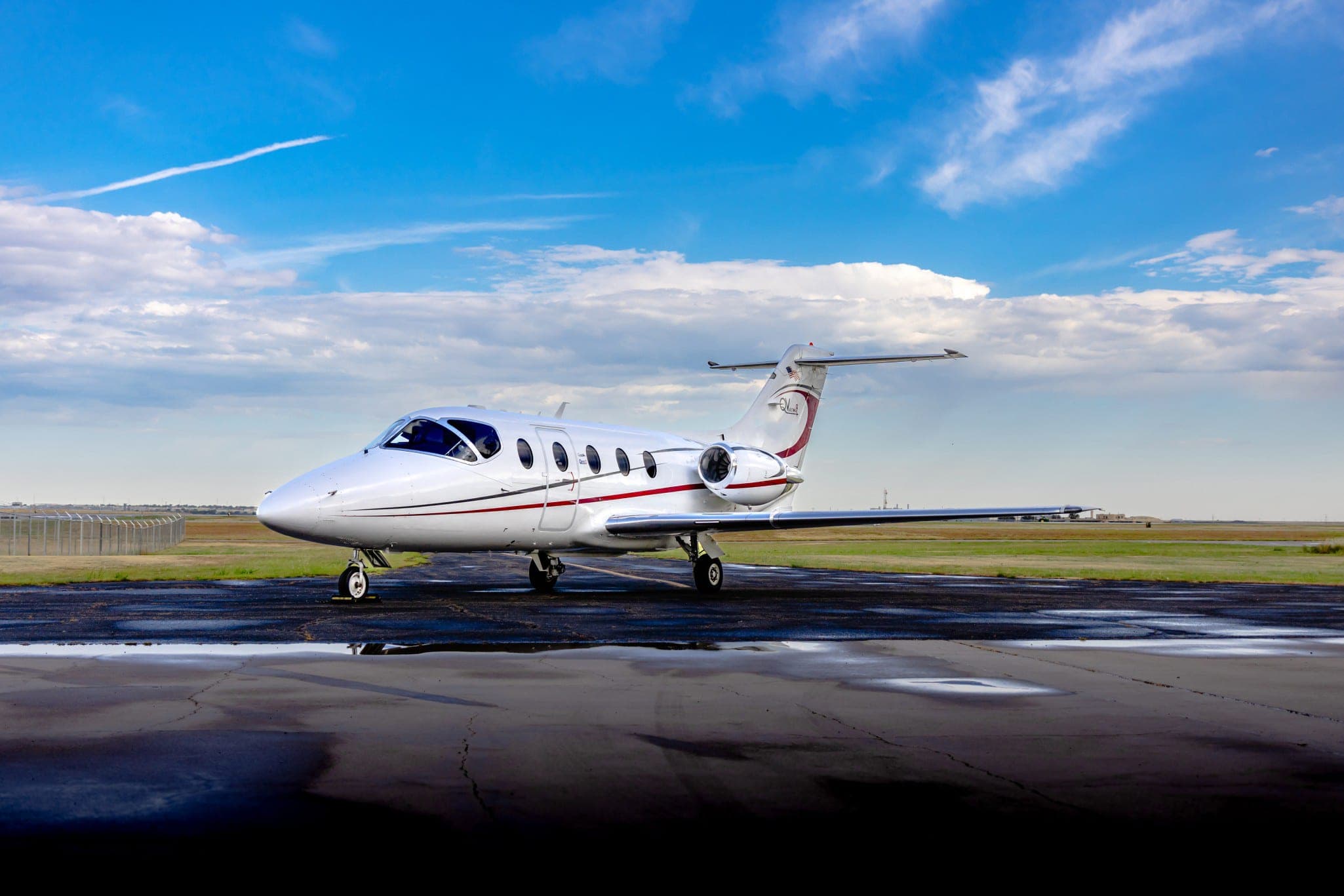 Hawker 400XP exterior