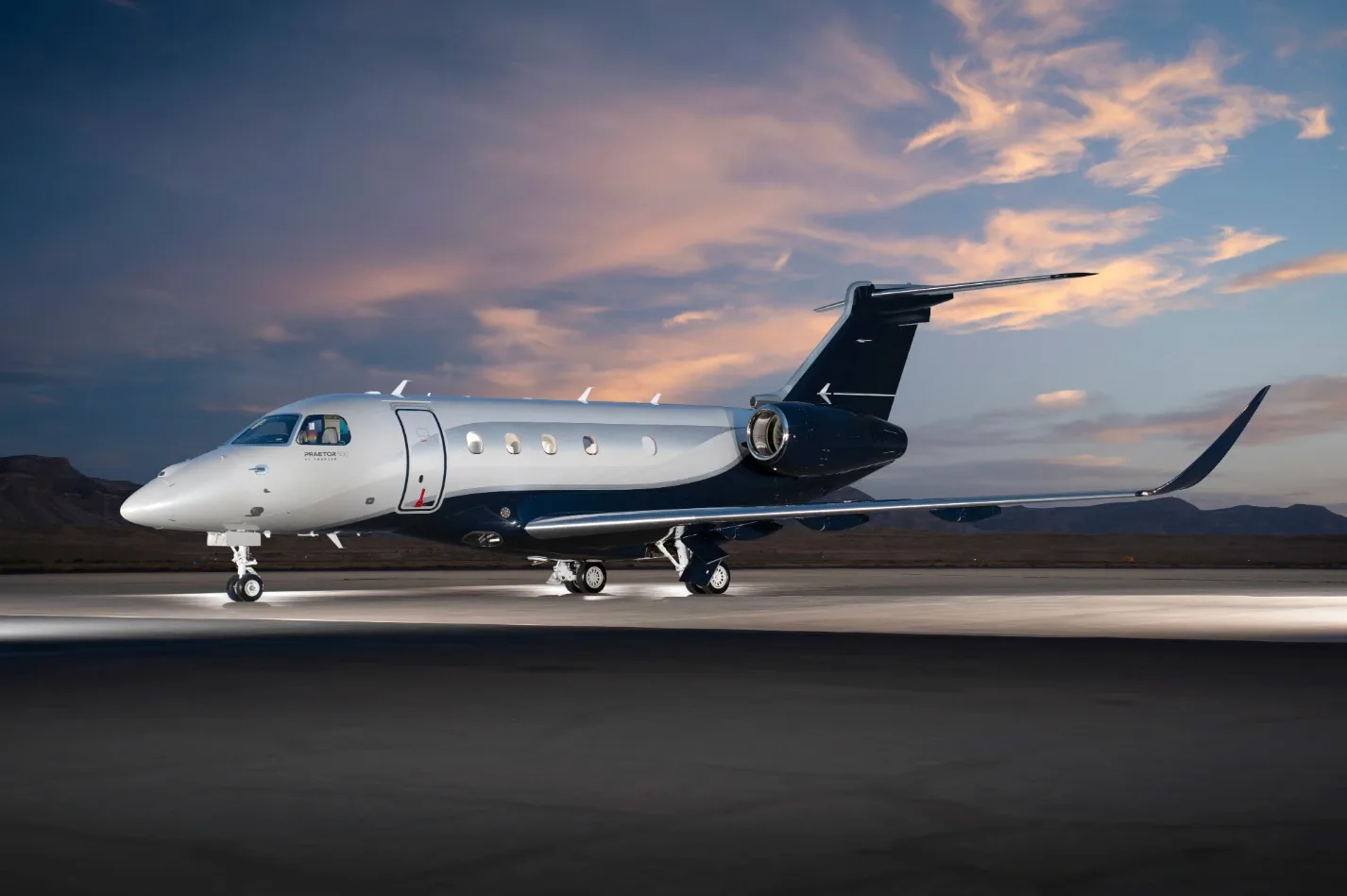 Praetor 500 private jet exterior